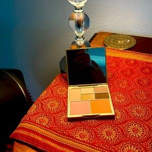 Stila Perfect Me Hue eye &cheek pallet